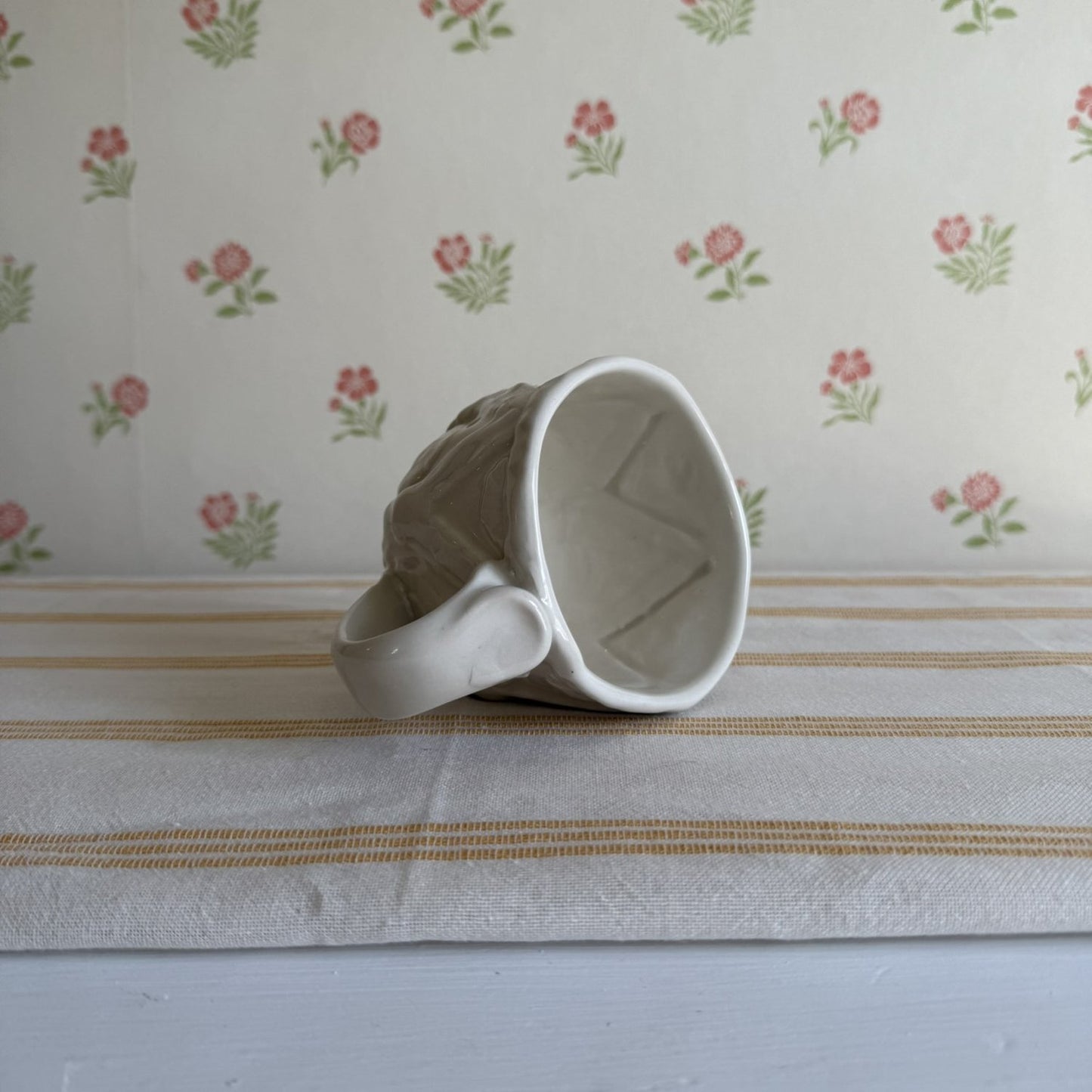 Pottery mug