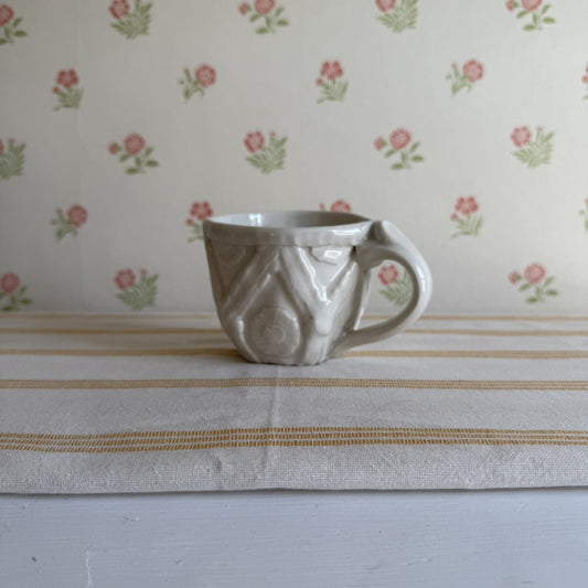 Pottery mug