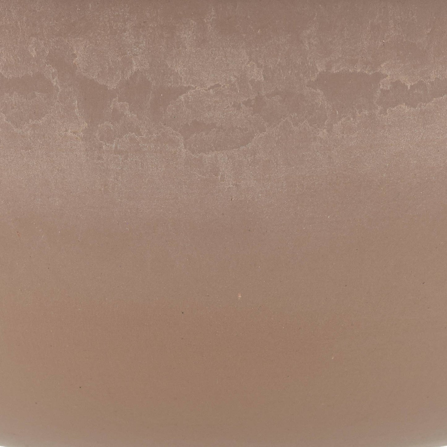 Close-up from the garden bowl in taupe color from the PSW pot collection from Arcadia garden products, where we can see the texture