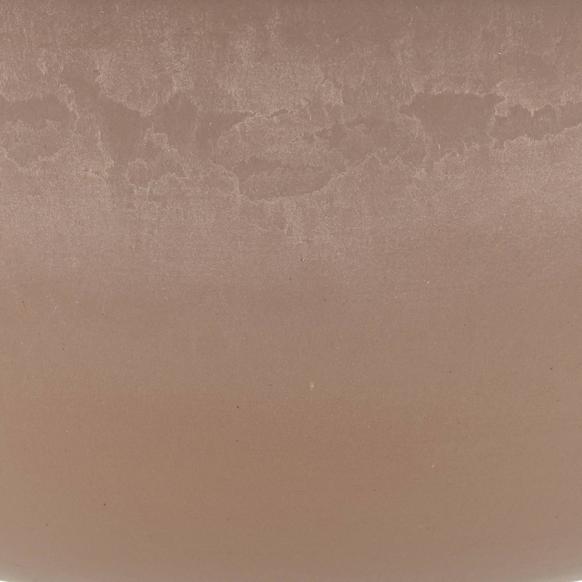 Close-up from the garden bowl in taupe color from the PSW pot collection from Arcadia garden products, where we can see the texture